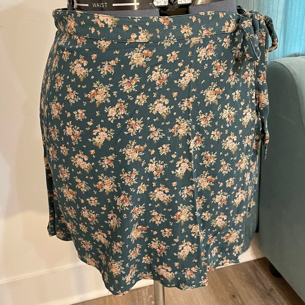 XL American Eagle Teal Floral Mini Wrap Skirt